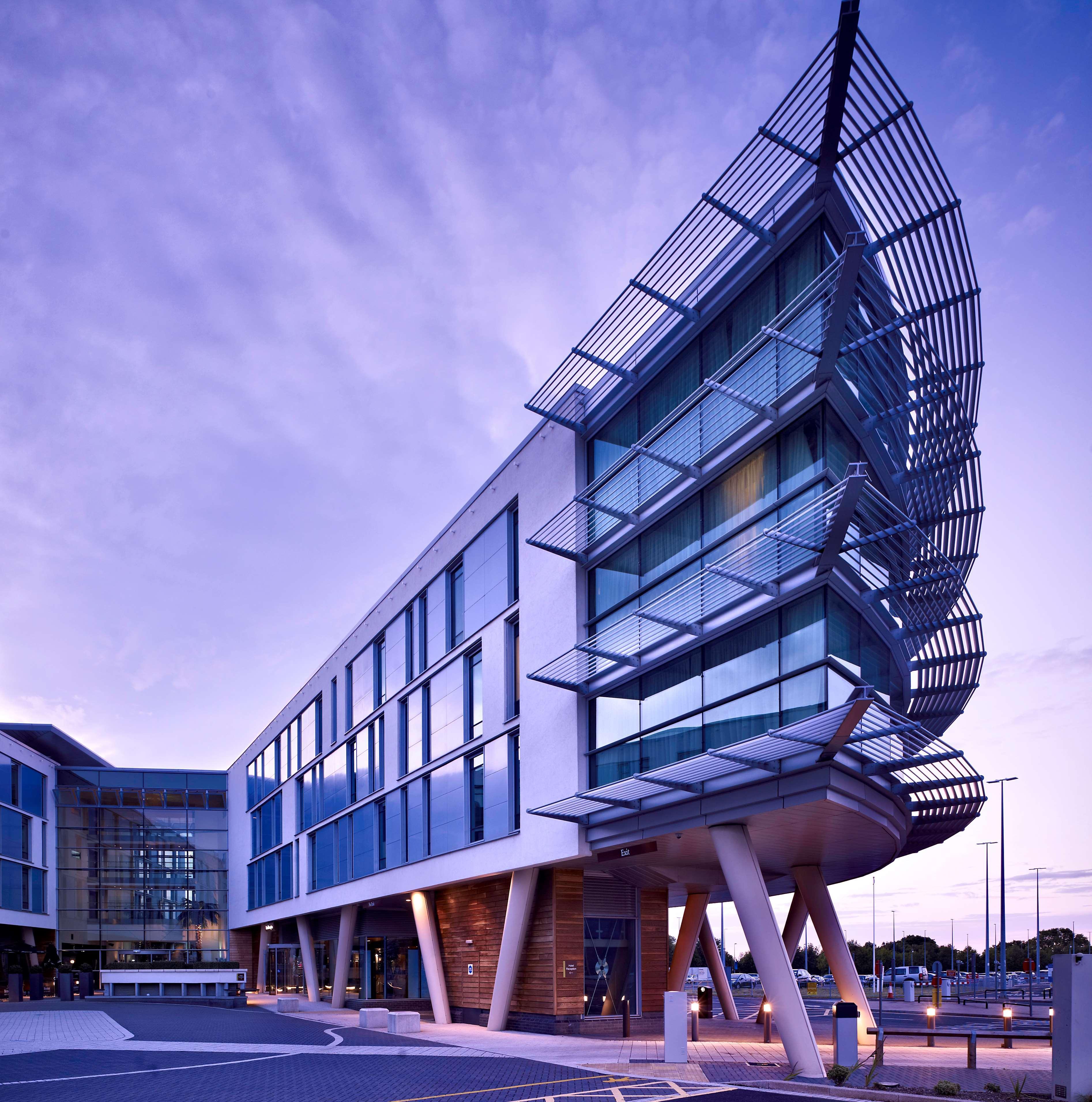Doubletree By Hilton Hotel Newcastle International Airport Екстериор снимка