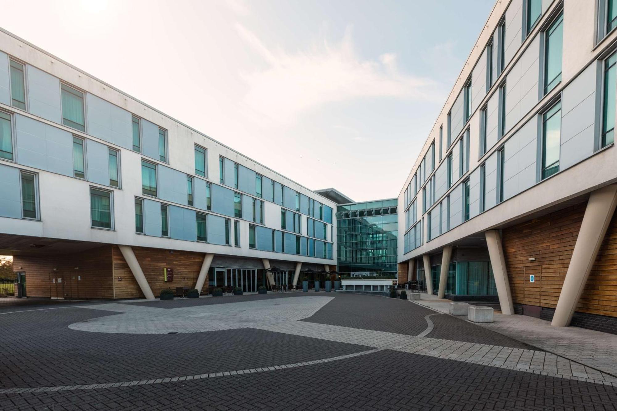 Doubletree By Hilton Hotel Newcastle International Airport Екстериор снимка