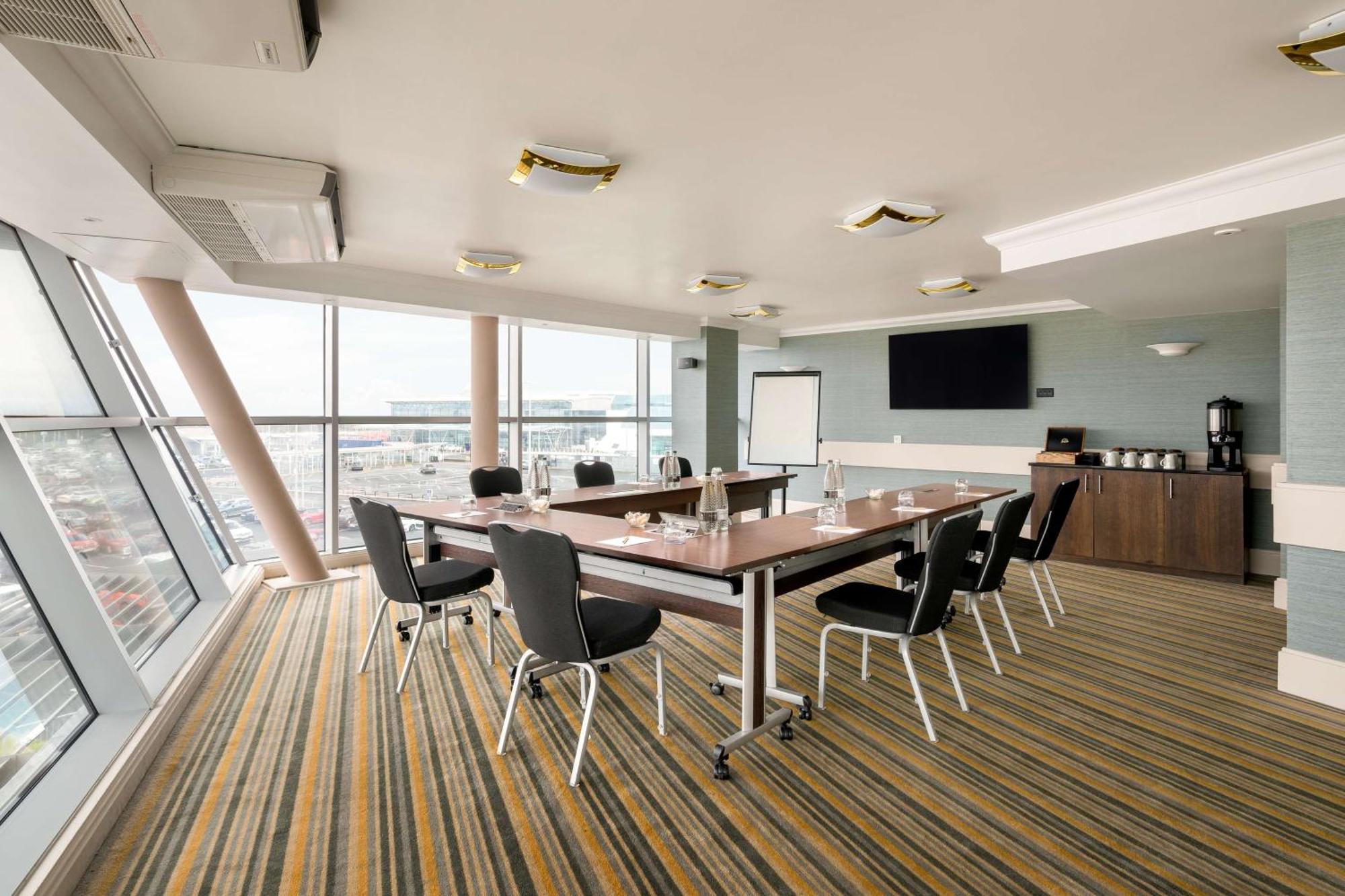 Doubletree By Hilton Hotel Newcastle International Airport Екстериор снимка
