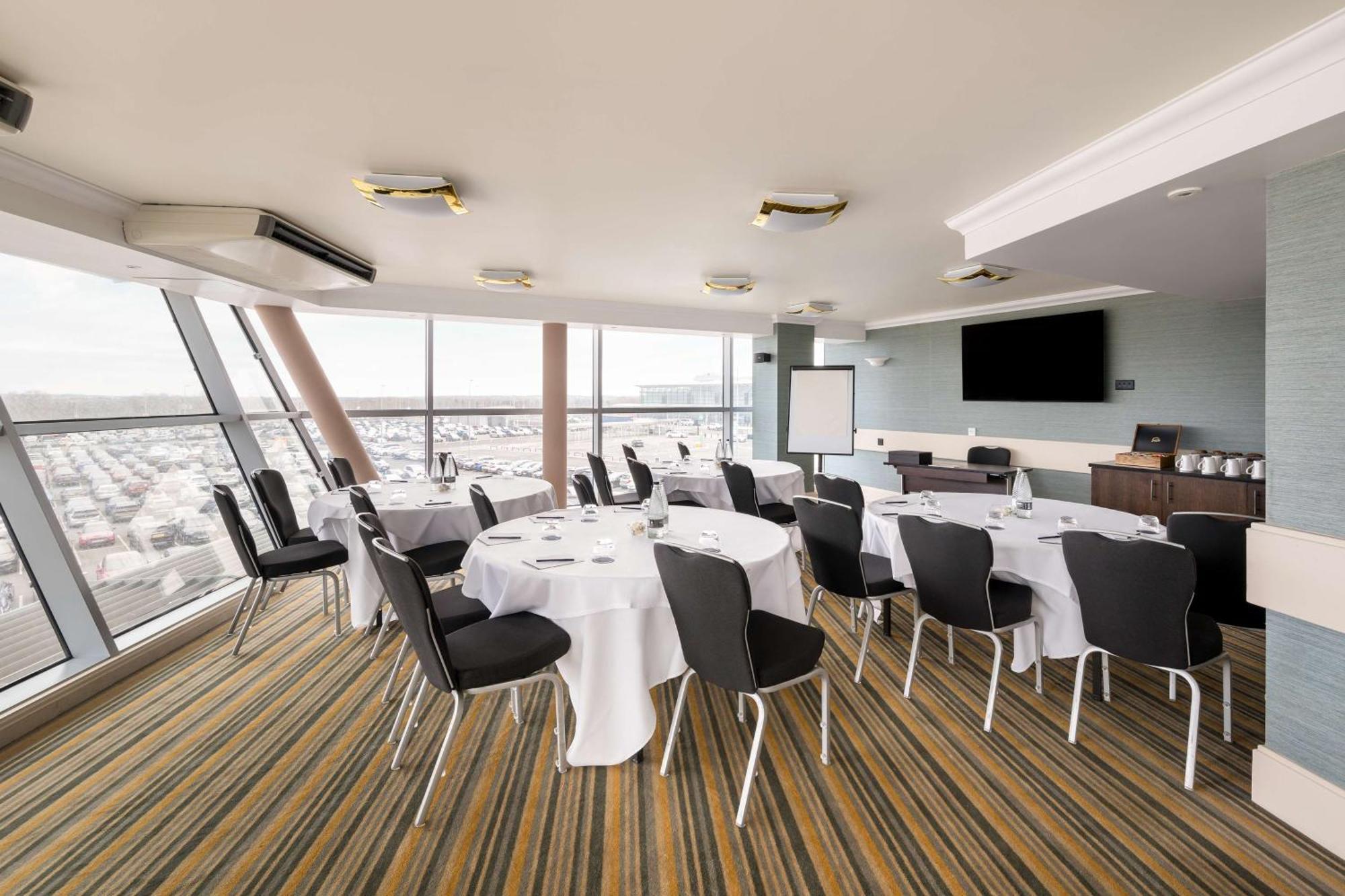 Doubletree By Hilton Hotel Newcastle International Airport Екстериор снимка